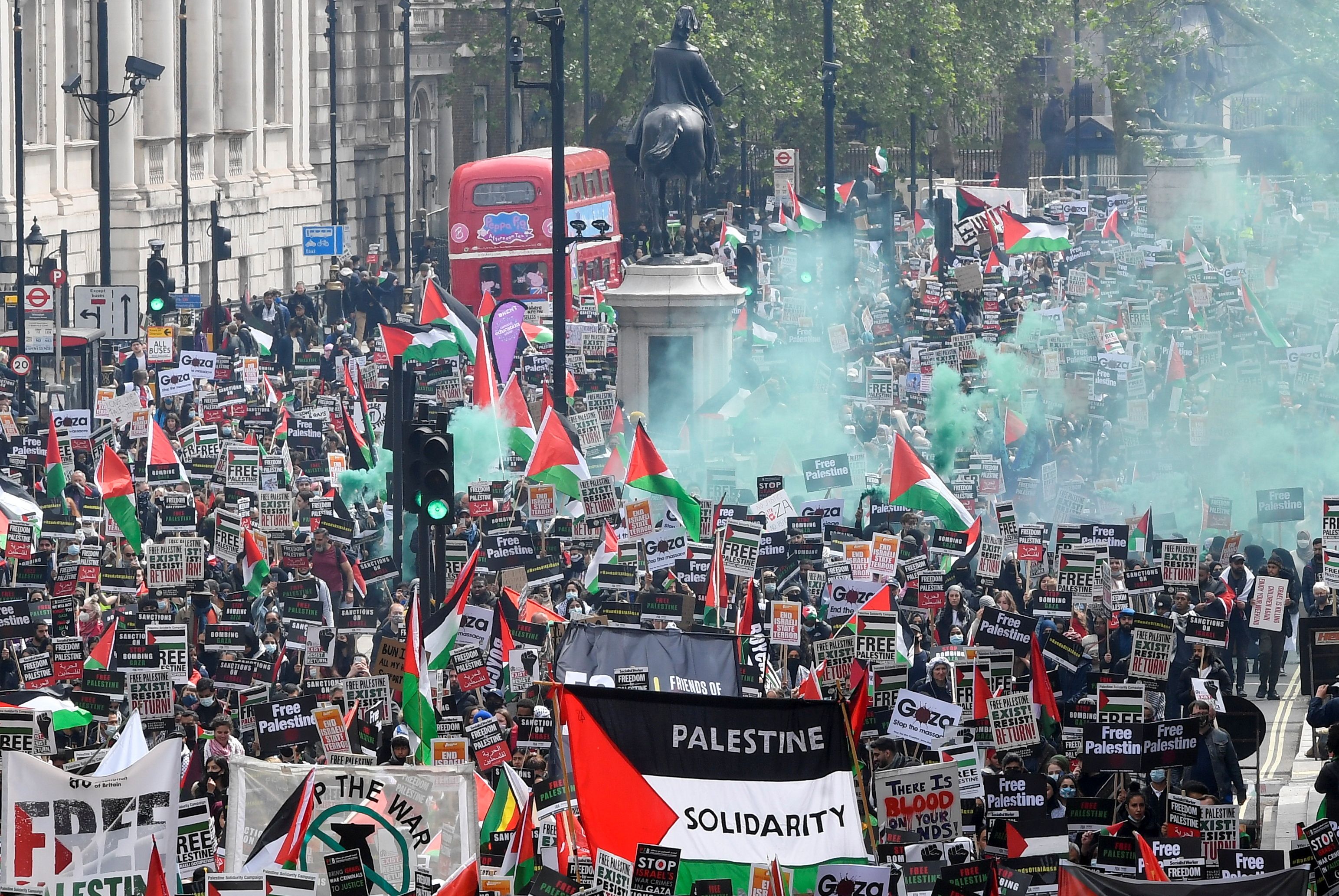 Tens of thousands attend largest proPalestine march in British history