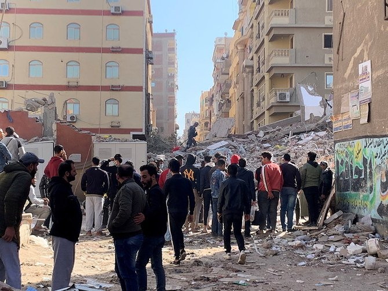 building-collapse-in-egypts-cairo-leaves-at-least-18-dead