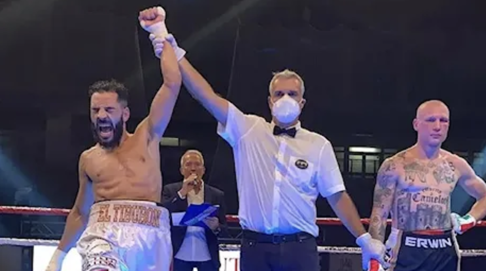 Italian boxer of Moroccan origins beats rival with Nazi tattoos for title |  Middle East Eye