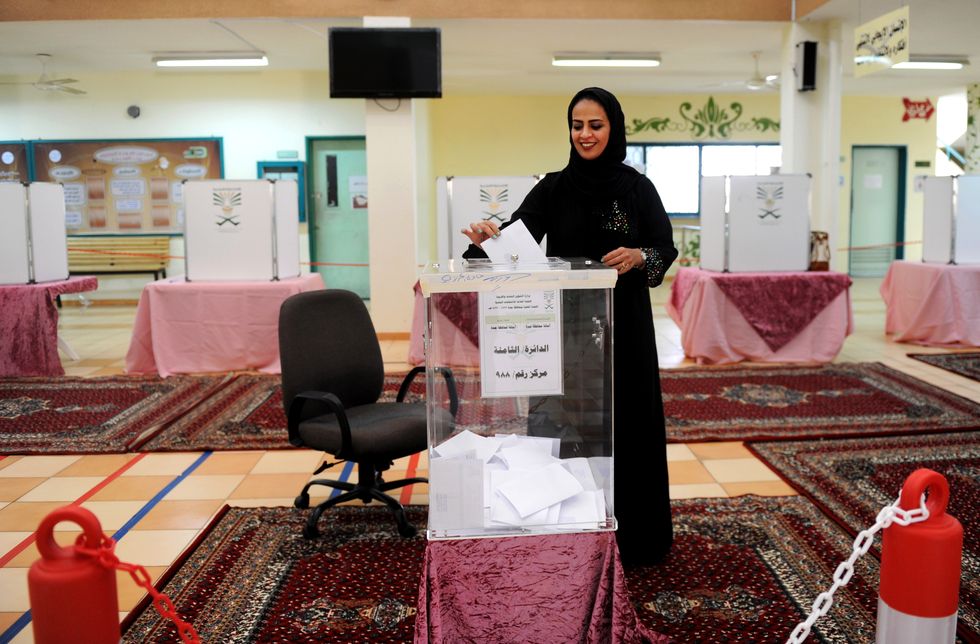 Women Win First Council Seats In Historic Saudi Polls Middle East Eye 