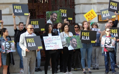 Alaa Abd el-Fattah: Destacada activista egipcia cumple 100 días de huelga de hambre
