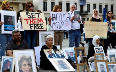 Sirio-estadounidense demanda al gobierno de Assad por presunta tortura en prisión