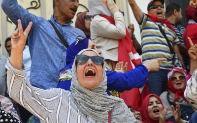 Los legisladores estadounidenses instan a Biden a detener el 'quiebre democrático completo' en Túnez