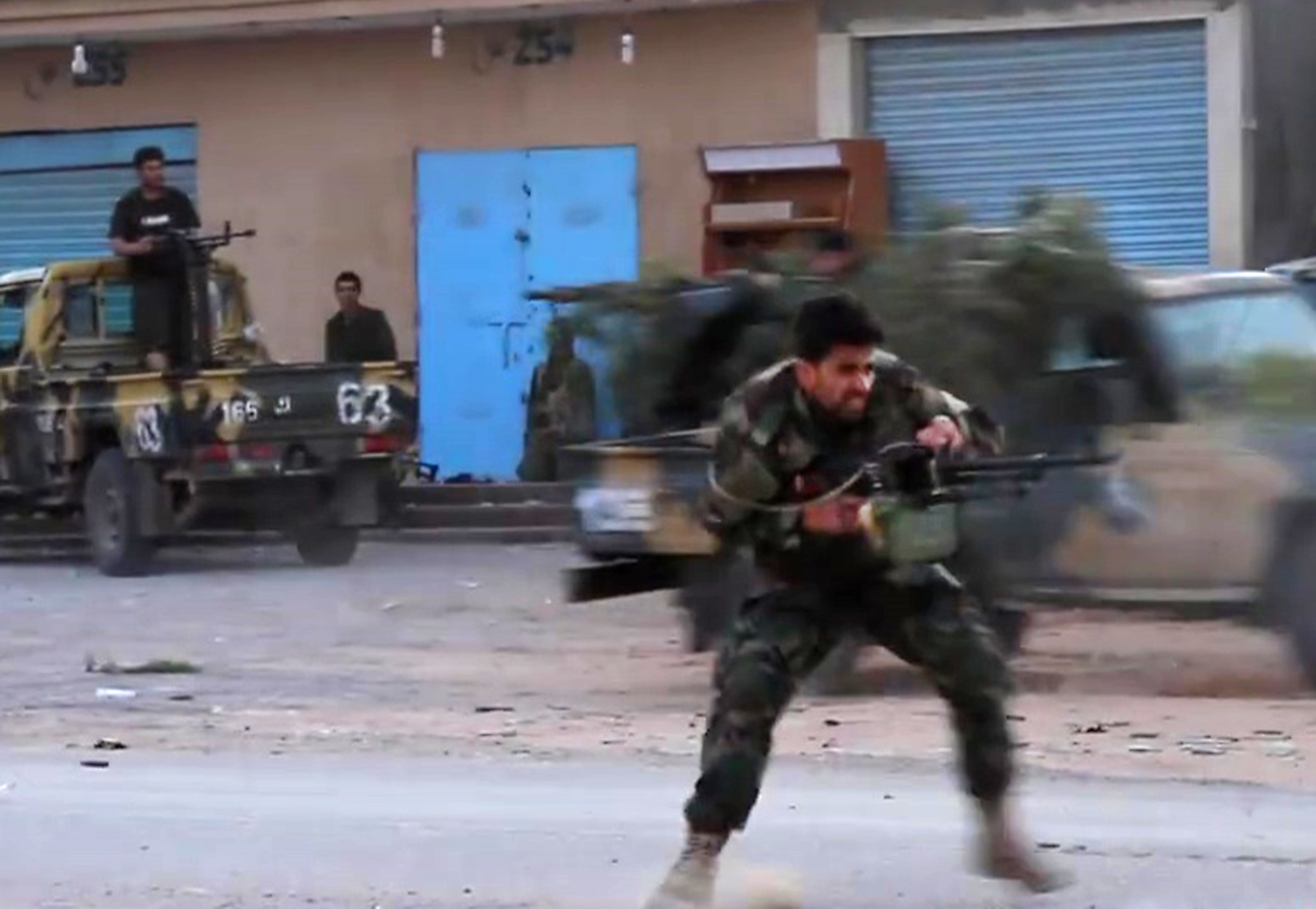 Capture d’écran d’une vidéo publiée le 16 avril 2019 sur la page Facebook de la division de l’information de guerre de l’Armée nationale libyenne (AFP)