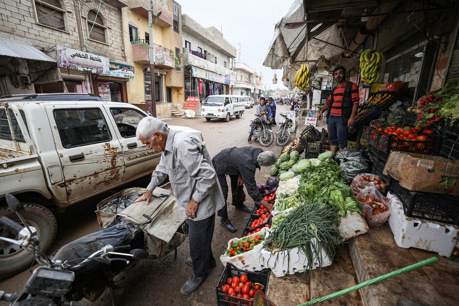Un magasin de fruits et légumes dans le village de Killi, dans le nord de la province d’Idleb, le 29 octobre 2019 (AFP)