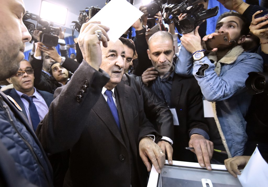Le candidat Abdelmadjid Tebboune vote à l'élection présidentielle algérienne, à Alger, le 12 décembre 2019 