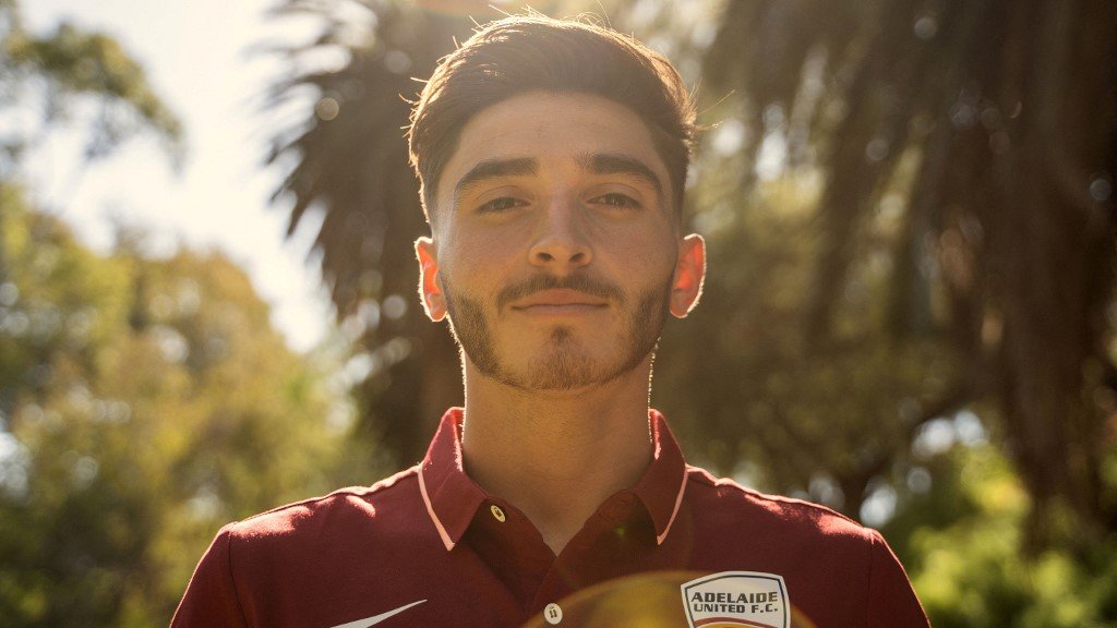 Josh Cavallo, le seul footballeur ouvertement gay évoluant dans un championnat de première division, a confié qu’il aurait peur de jouer au Qatar (AFP/Adelaide United FC)