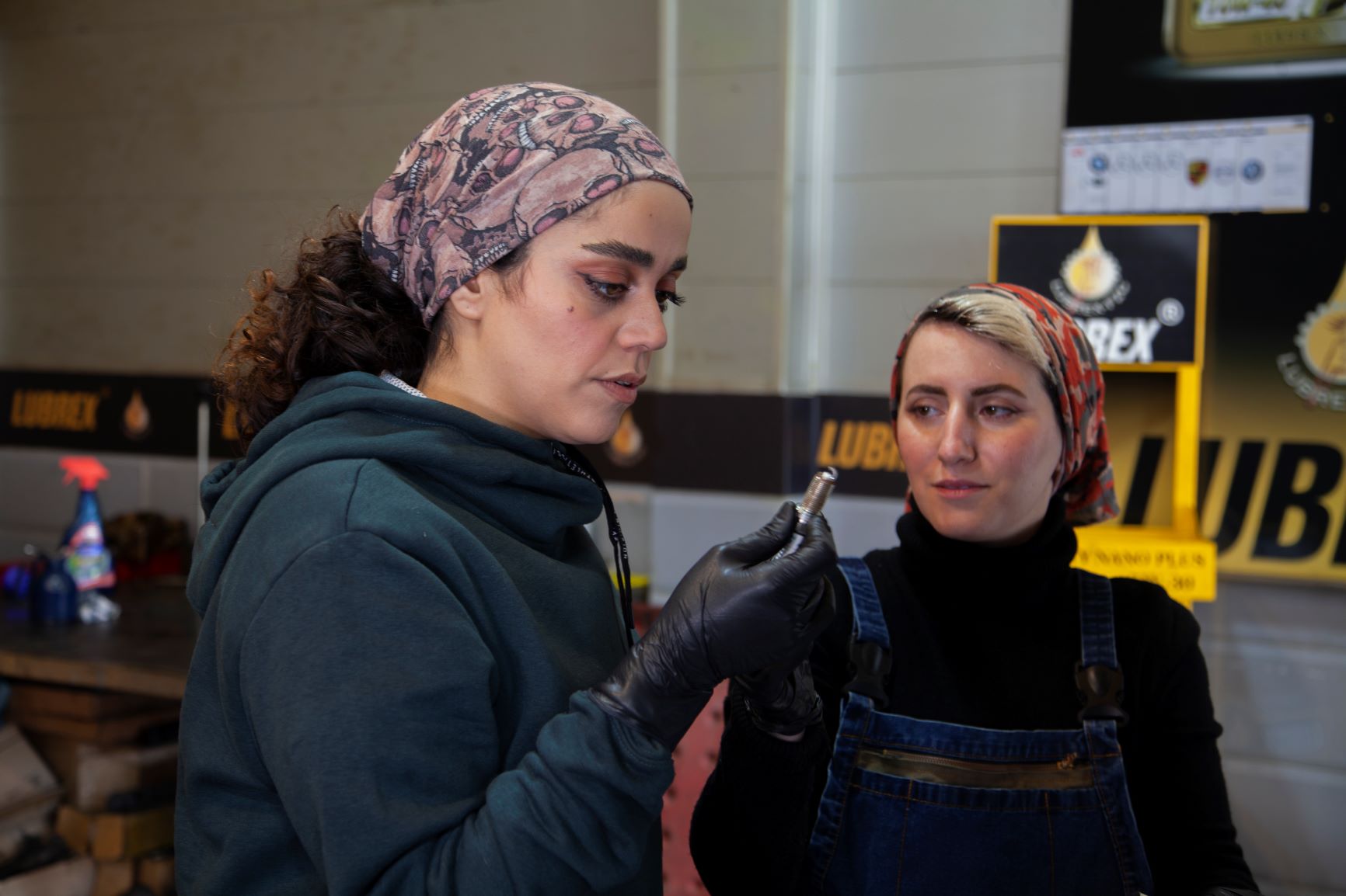 Niloofar and Kiana - Iranian female mechanics