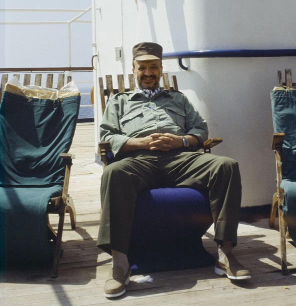 Yasser Arafat, tout sourire, sur le pont de l’Atlantis (avec l’aimable autorisation de Fouad Elkoury)
