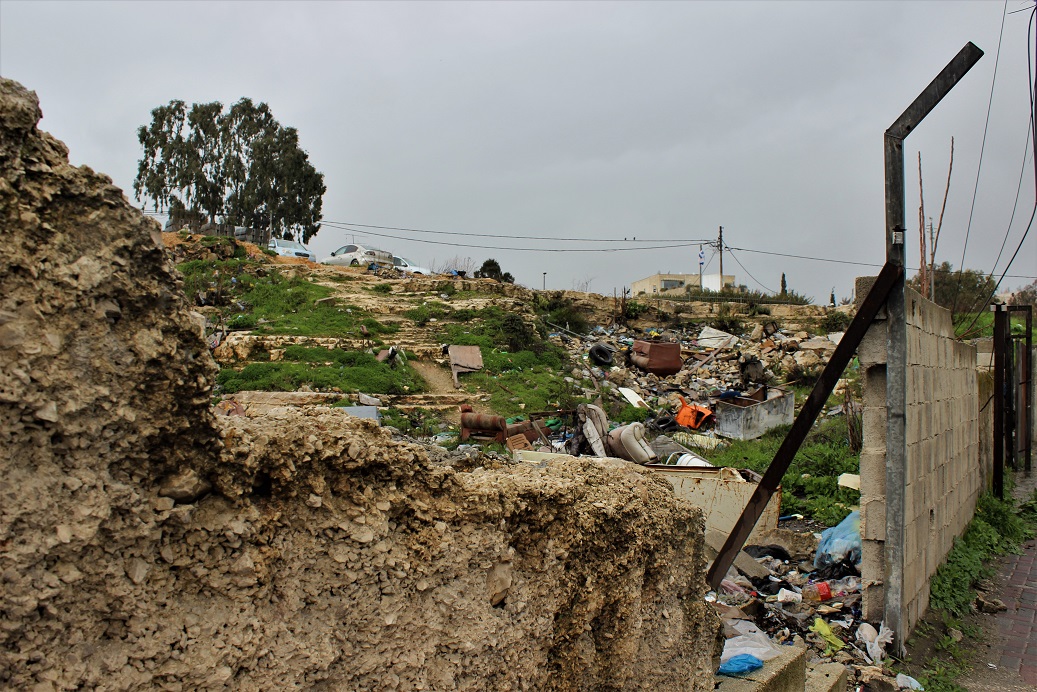 À Sheikh Jarrah (Jérusalem-Est), une décharge à ciel ouvert atteste des différences de services municipaux entre les quartiers palestiniens et juifs de la ville (MEE/Clothilde Mraffko)
