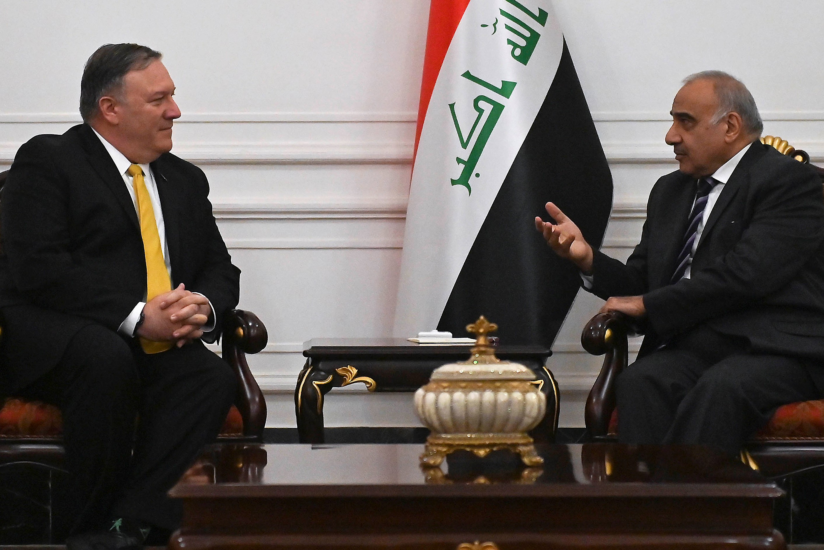 Le secrétaire d’État américain Mike Pompeo rencontre le Premier ministre irakien Adel Abdel-Mehdi à Bagdad, en Irak, le 9 janvier (Reuters)
