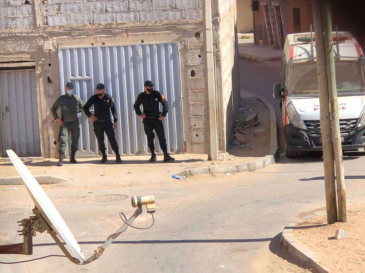Les forces de sécurité dans les rues près du domicile d'Ahmed Ettanji (Equipe Media)