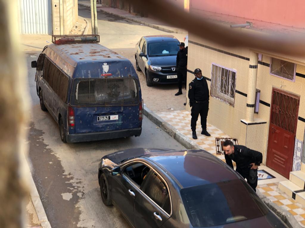Les forces marocaines vues de l’intérieur d’une maison à Laâyoune, au Sahara Occidental (Équipe Média)