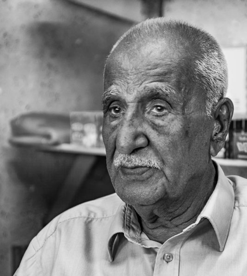 Saeed Dandan a fui Tiret Dandan en 1948. En 2019, dans le camp de réfugiés de Balata, il raconte ses souvenirs (MEE/Skip Schiel)
