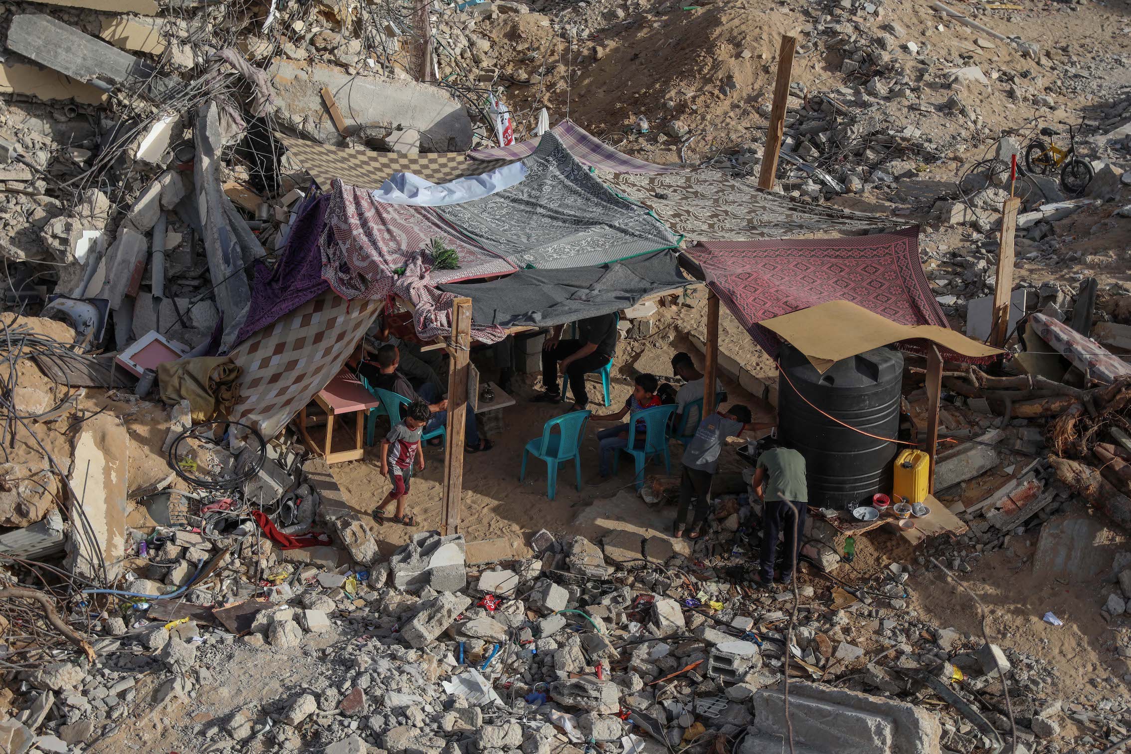 Pobreza em Gaza (Mohammed al-Hajjar/MEE)