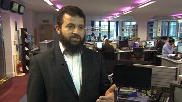Mohammed Ali Harrath dans les bureaux d’Islam Channel en 2017 (BBC/capture d’écran)
