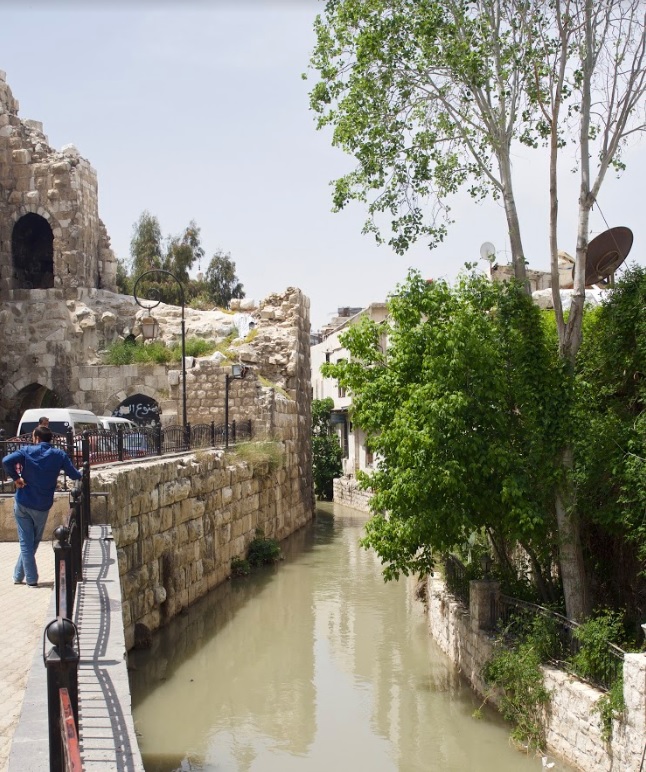 The Barada river flows through the old city of Damascus (MEE/Alex Ray)
