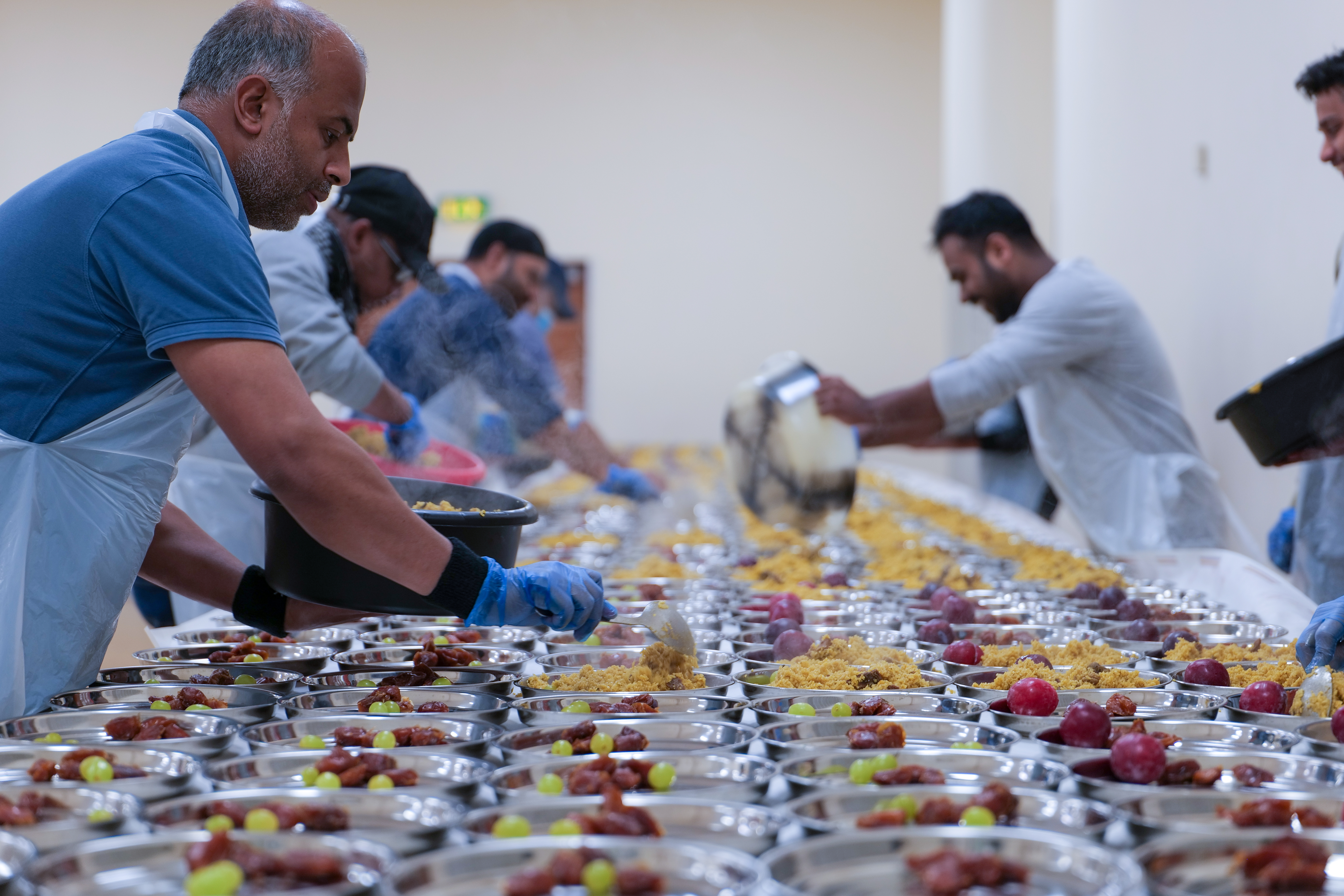 Ramadan in the UK: Muslim charities hand out food as economic crisis bites
