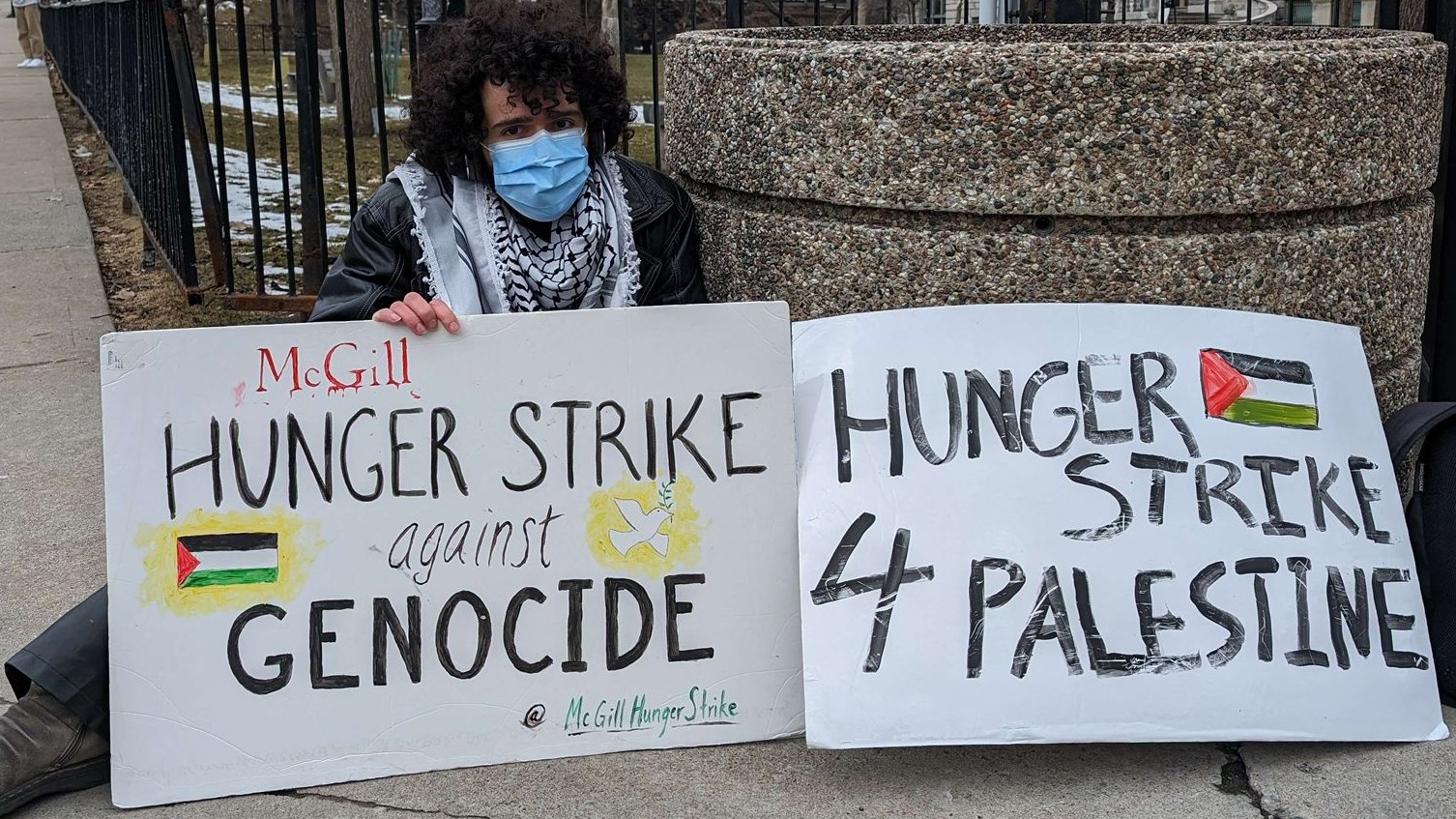 Les étudiants demandent à l'Université McGill de Montréal de mettre fin à ses relations commerciales avec les fabricants d'armes impliqués dans l'assujettissement des Palestiniens.