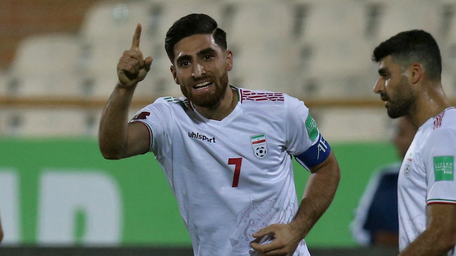 Iran's Alireza Jahanbakhsh (C) celebrates after scoring an equaliser during the 2022 Qatar World Cup Asian Qualifiers against South Korea on 12 October, 2021 (AFP)