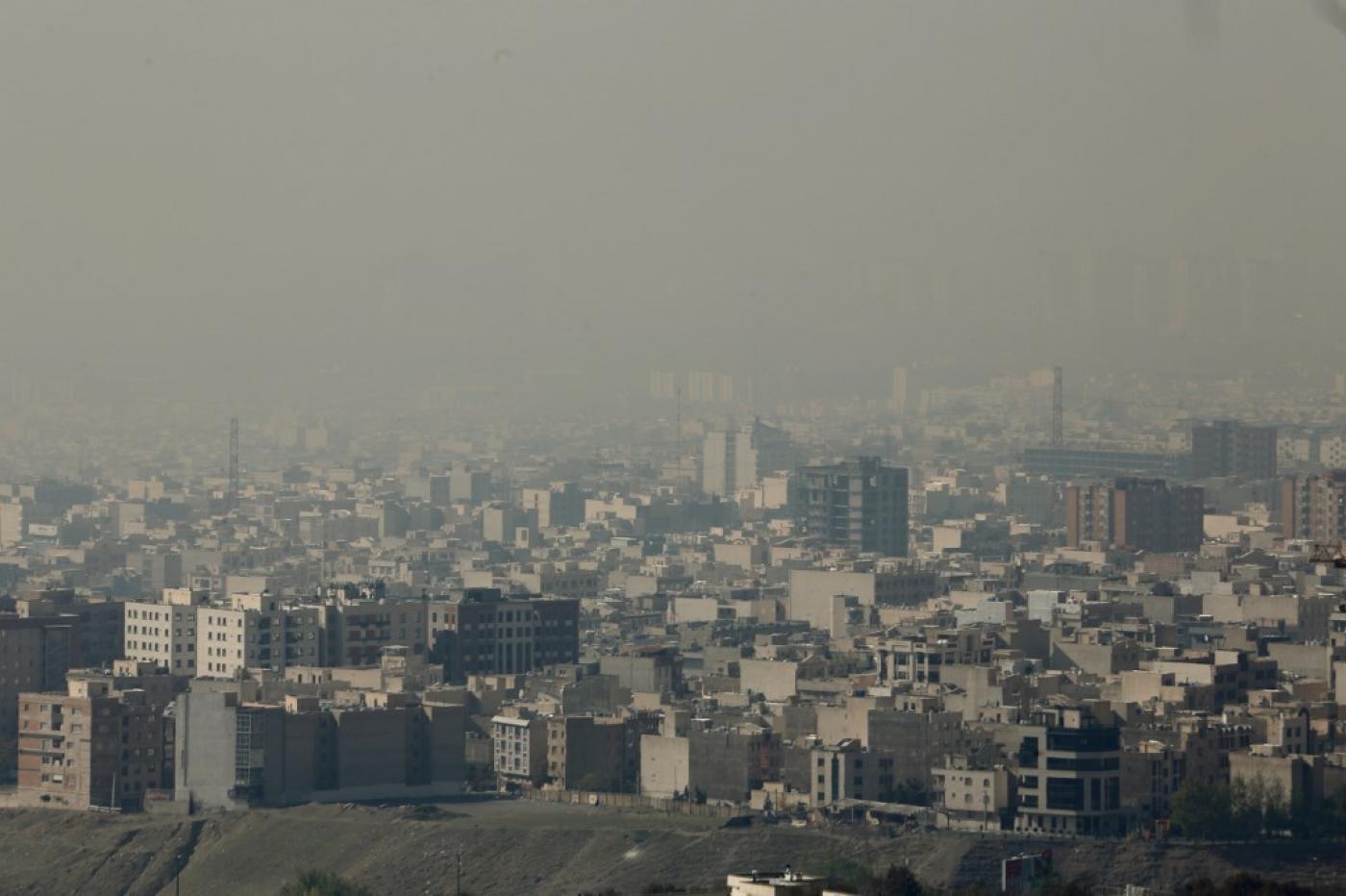 Téhéran photographiée en novembre 2019, enveloppée par un smog toxique (AFP)
