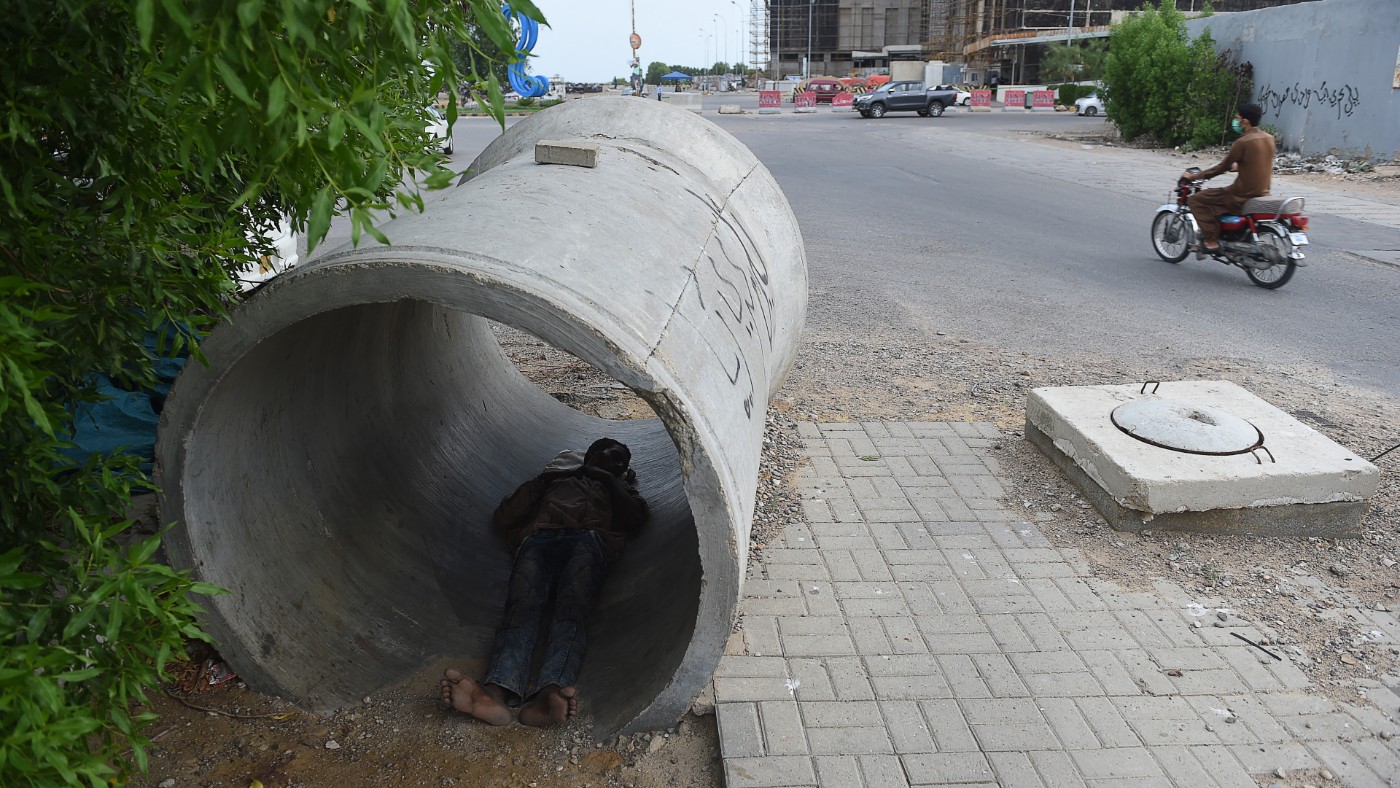 Karachi homeless man