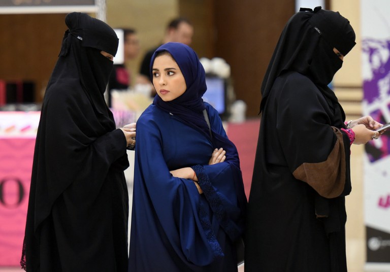 Saudi Woman Arrested For Sharing Photo Without Veil On Twitter Middle East Eye