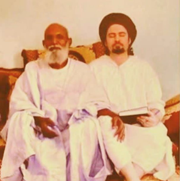 Hamza Yusuf a étudié sous l’égide du cheikh Murabit al-Hajj en Mauritanie dans les années 1990 (capture d’écran)