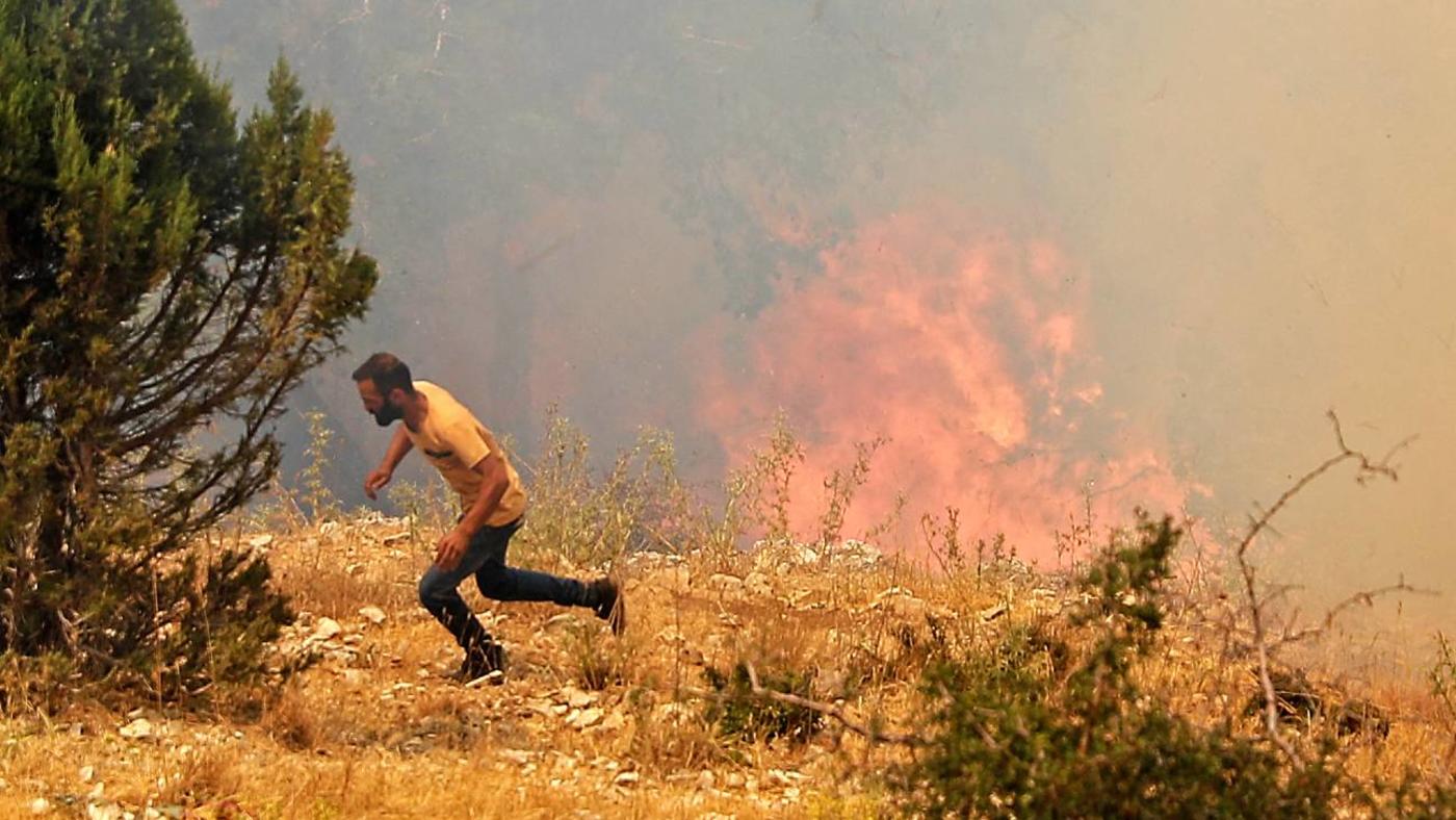 Lebanon-fire-firemen-akkar-july-2021-afp