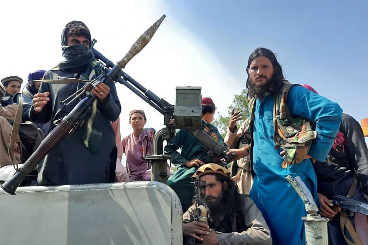 Des combattants talibans dans la province afghane de Laghman, le 15 août 2021 (AFP)