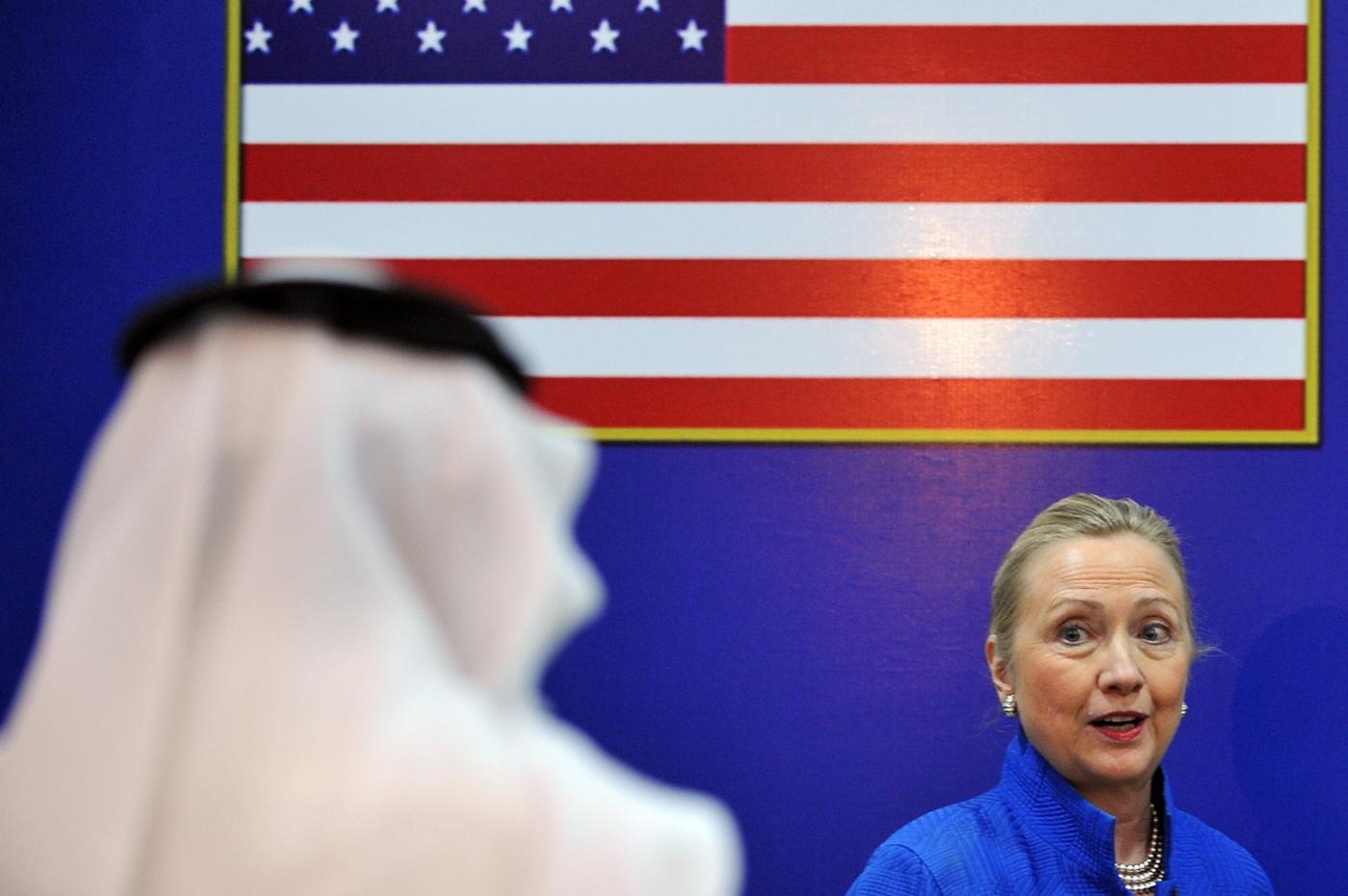 La secrétaire d’État américaine Hillary Clinton assiste à un forum entre le Conseil de coopération du Golfe et les États-Unis, à Riyad, le 31 mars 2012 (AFP)
