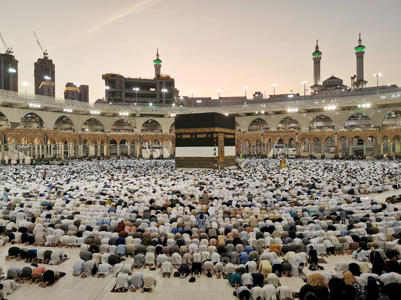 who can visit mecca