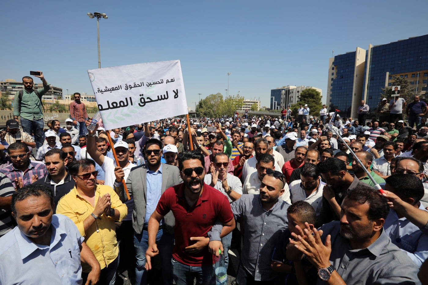 Prøv det Forventer bluse Arabic press review: Jordan teachers' strike enters third week | Middle  East Eye