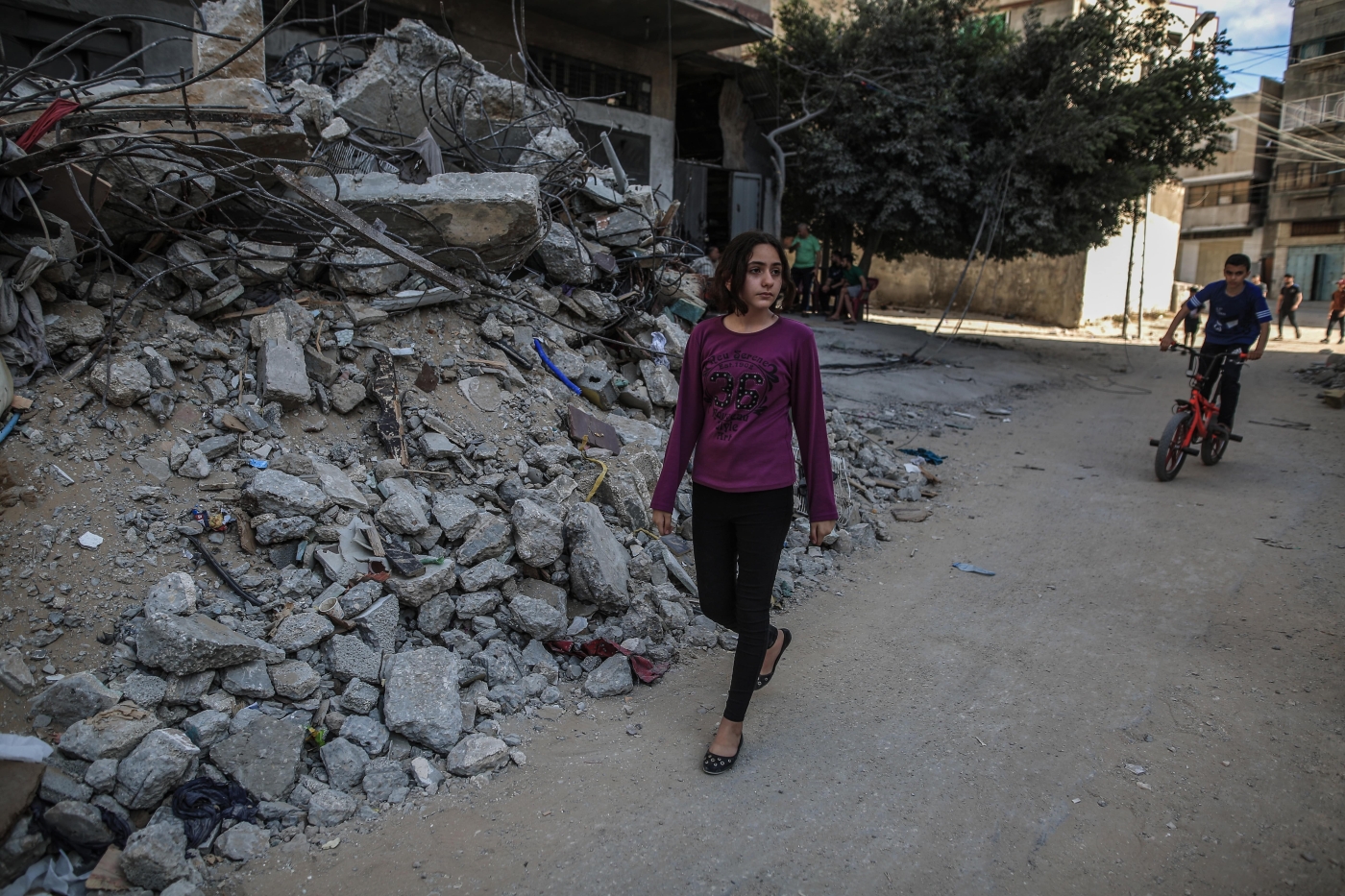 Nadine Abdullatif walks through her neighbourhood