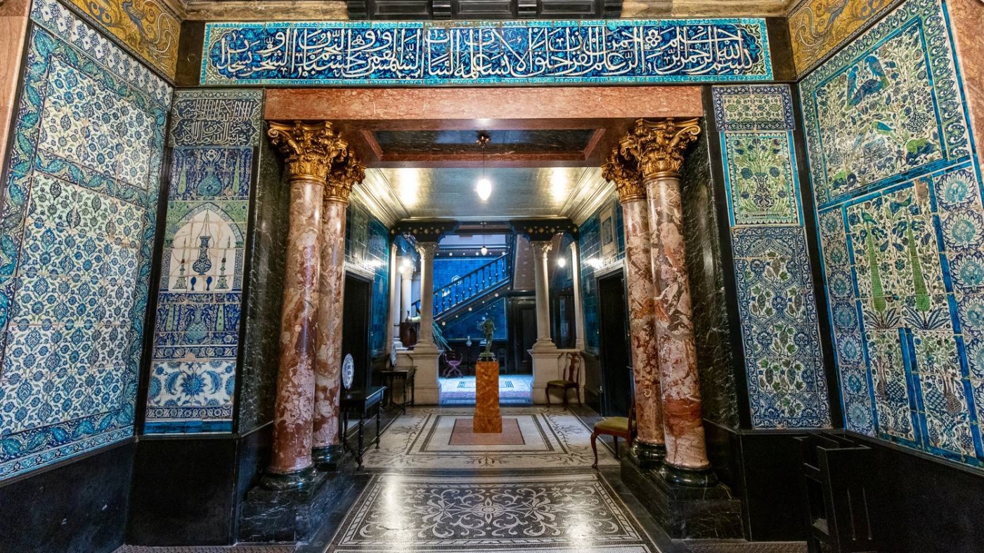 Narcissus hall in Leighton House is decorated with iznik tiles from Turkey (Zirrar Ali)