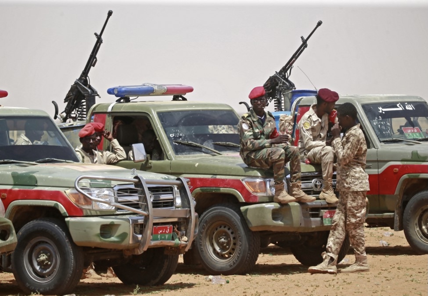 Des membres des Forces de soutien rapide, un groupe paramilitaire soudanais (AFP)