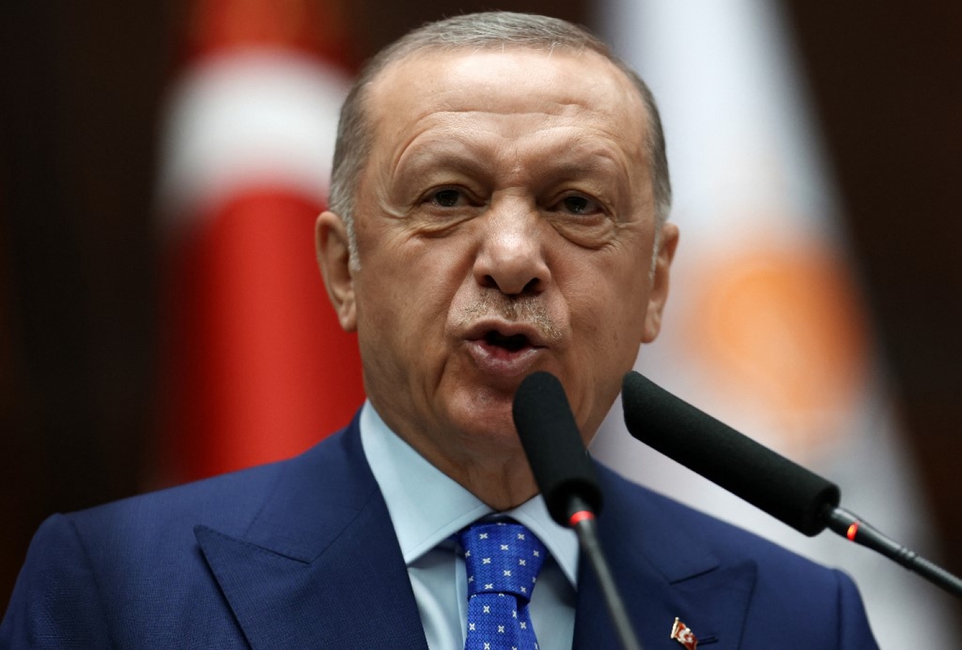 Le président turc Recep Tayyip Erdoğan lors d’une réunion de groupe à la Grande Assemblée nationale de Turquie, à Ankara, le 18 mai 2022 (AFP/Adem Altan)