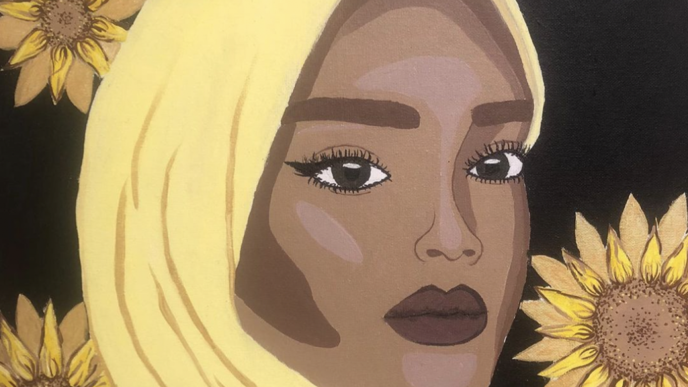 La peinture montre une musulmane noire qui porte un hijab jaune sur un fond de tournesols (Sally Almaklani)