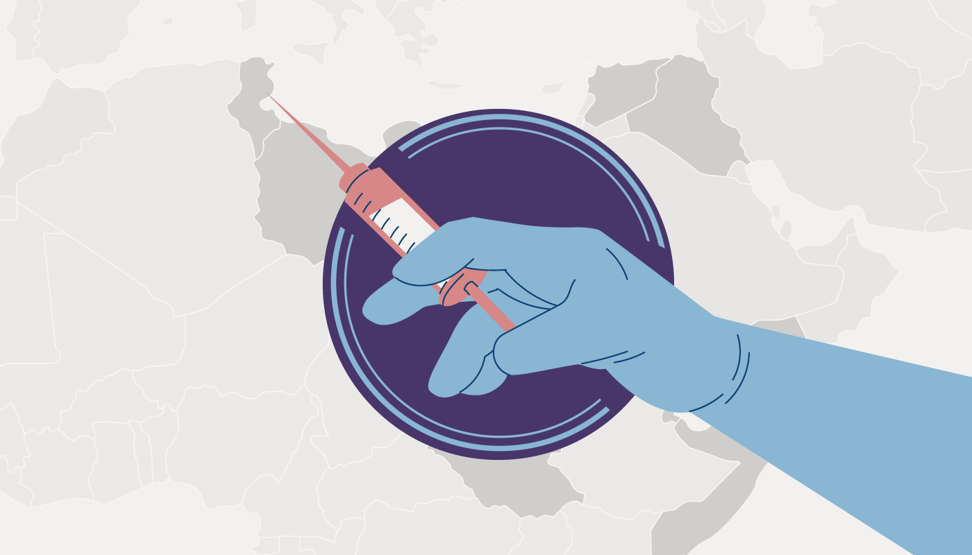 Dans la région, les Émirats arabes unis et le Qatar ont une couverture vaccinale de 98 % et 94 % respectivement, tandis que seuls 1,5 % des Yéménites ont été vaccinés (MEE Creative)