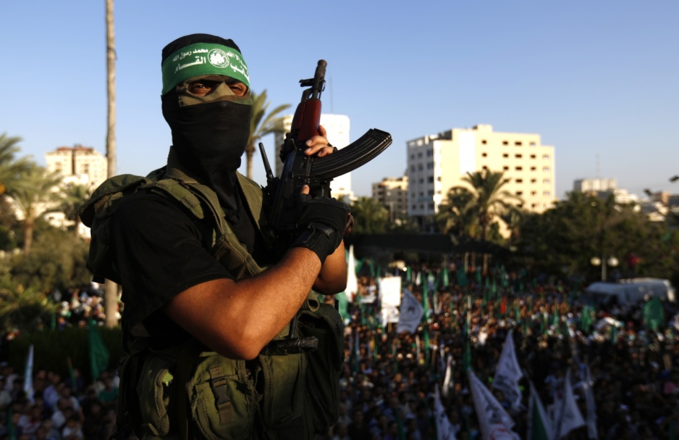 Террористы. Куфия ХАМАС. Араб террорист.