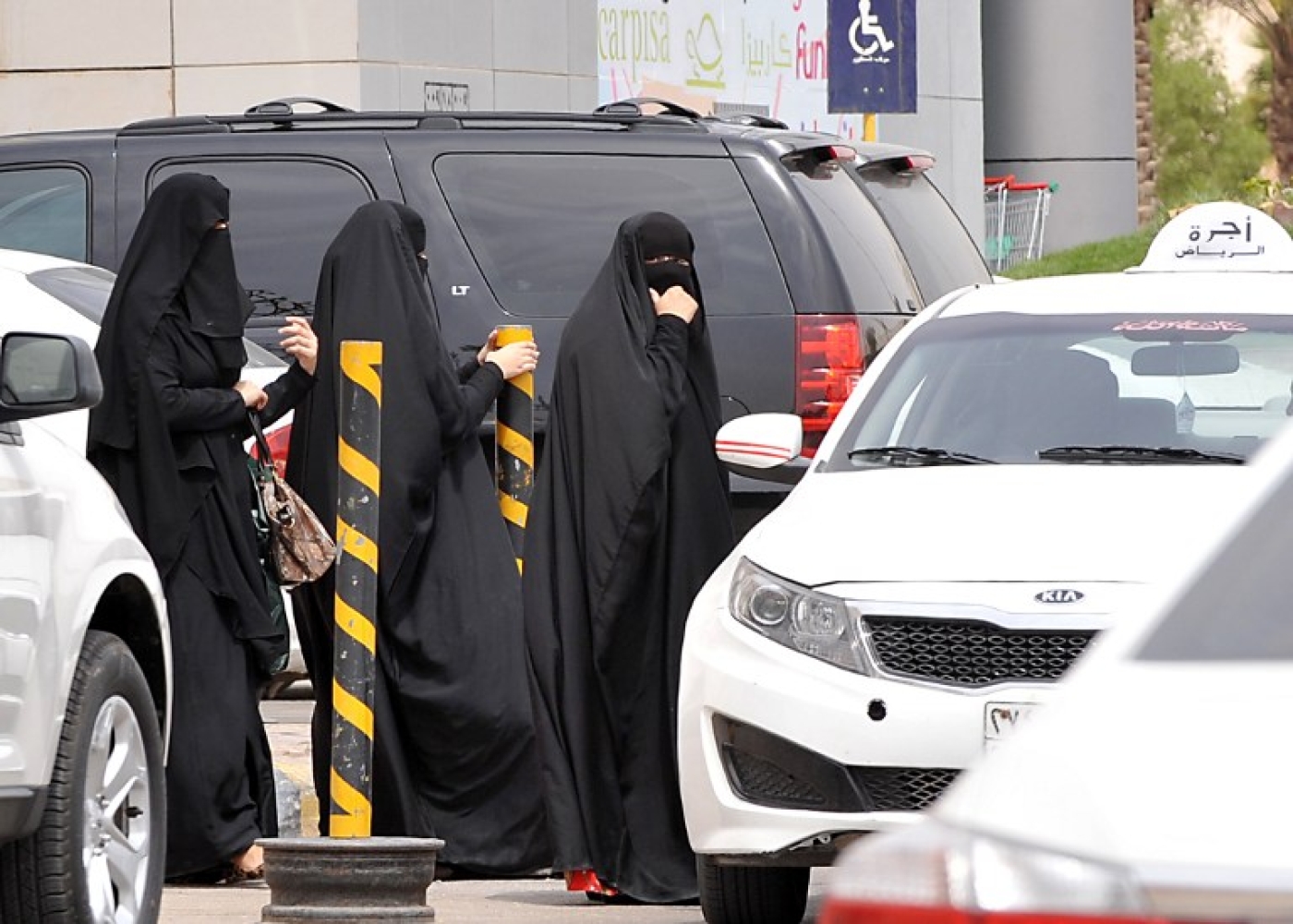 Saudi Arabia Could Ease Ban On Female Drivers Middle East Eye