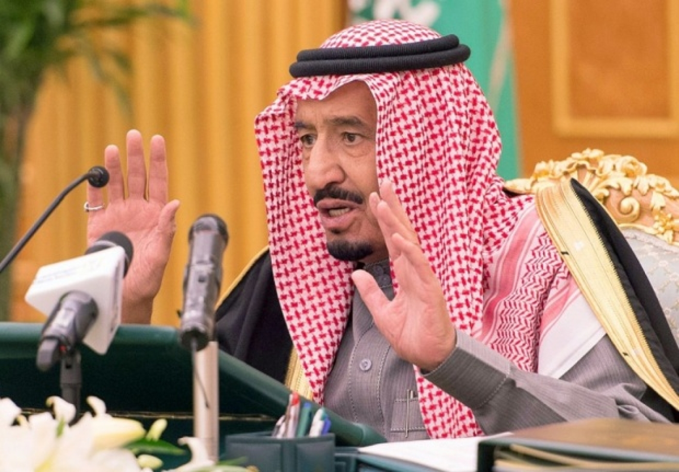 Saudi royal factory. Король Саудовской Аравии в профиль.