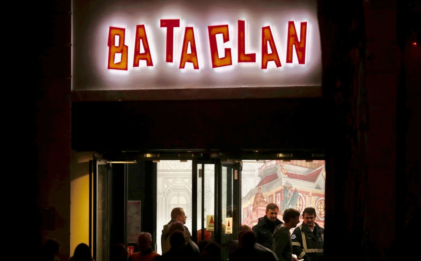 evolutie Ontdek Aankoop Sting reopens Bataclan one year after Paris massacre | Middle East Eye