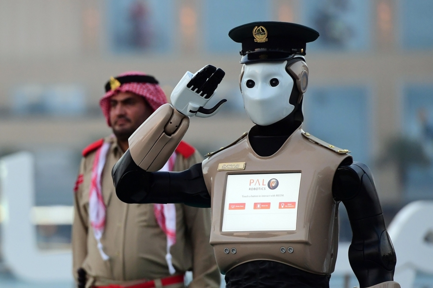 Dubai debut world's first 'Robocop' | Middle East Eye édition française