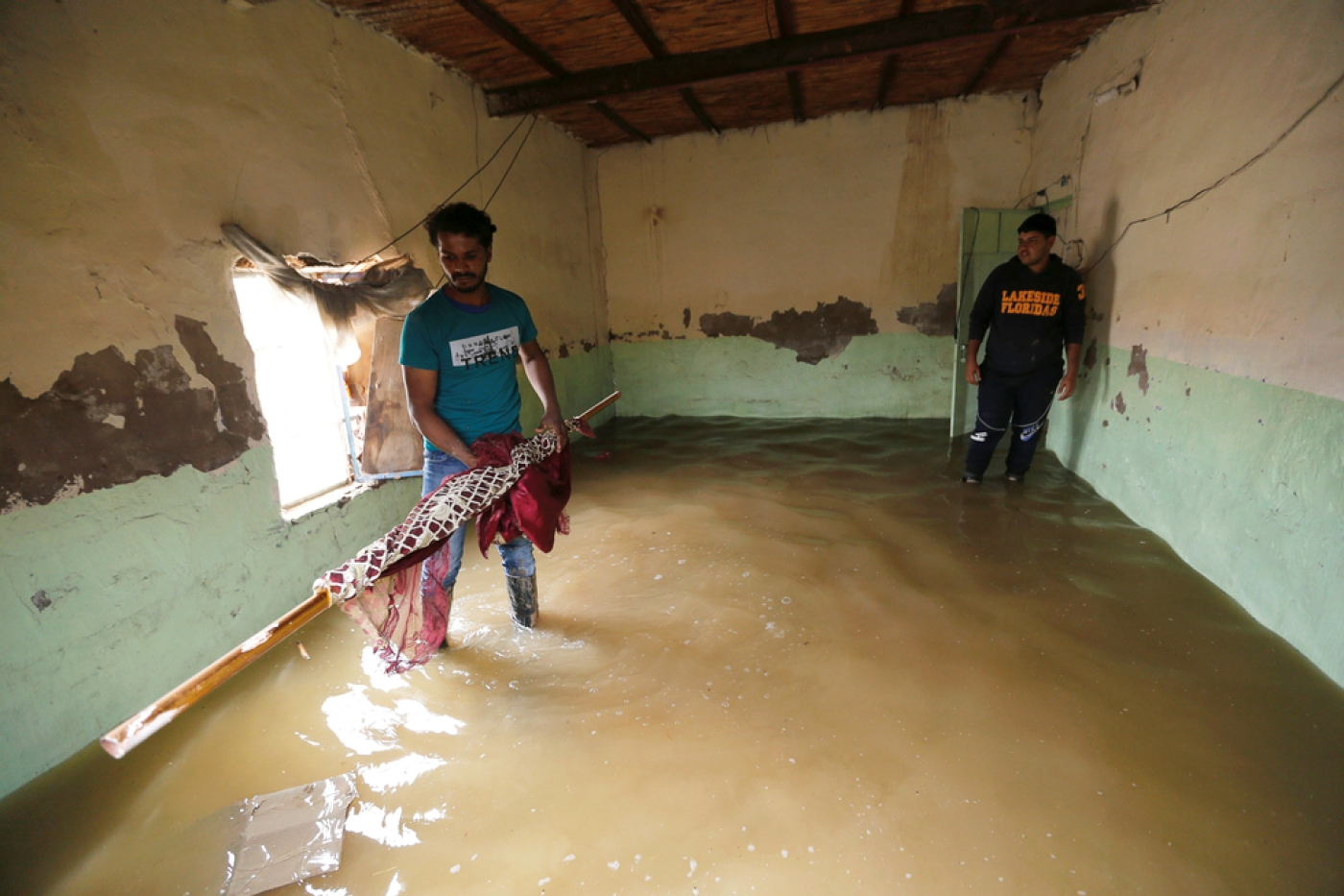 Iraq Floods Leave 21 Dead And Tens Of Thousands Displaced Middle