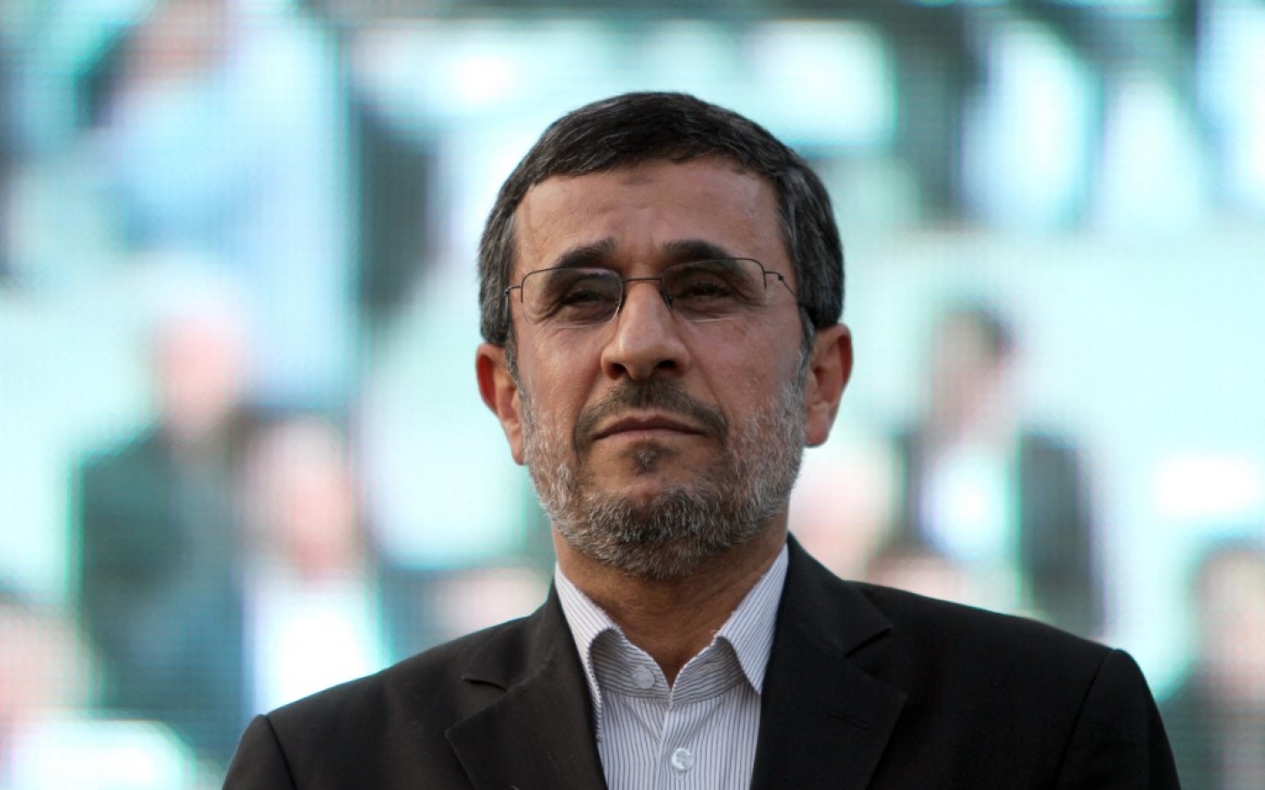 Mais dans la seconde partie de son mandat présidentiel, en 2009, Ahmadinejad « a commencé à se montrer désobéissant, laissant un souvenir amer au guide qui en a retenu la leçon » (AFP/Atta Kenare)