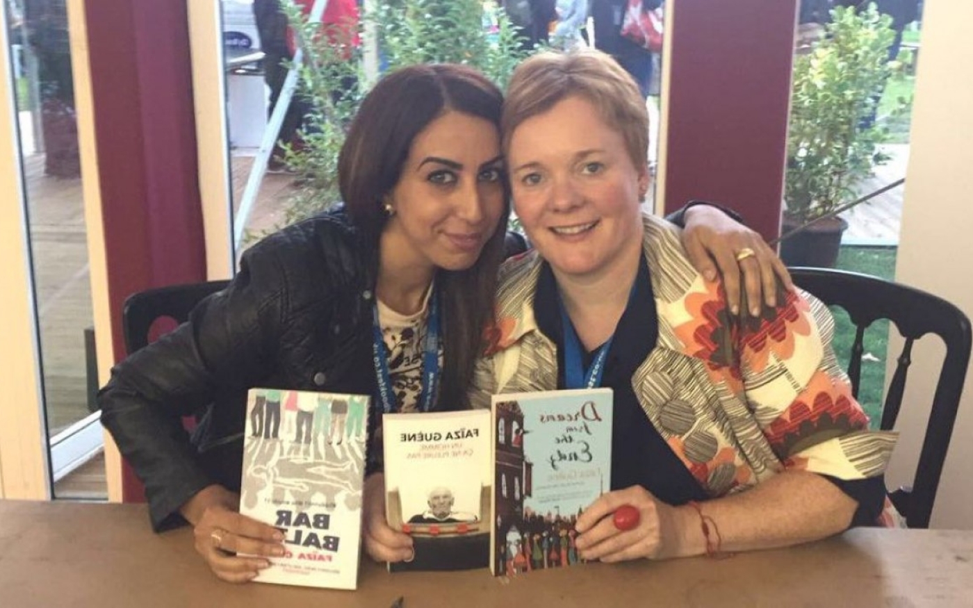 Faïza Guène et la traductrice Sarah Ardizzone lors de l’édition 2016 du Festival international du livre d’Edimbourg (Faïza Guène)
