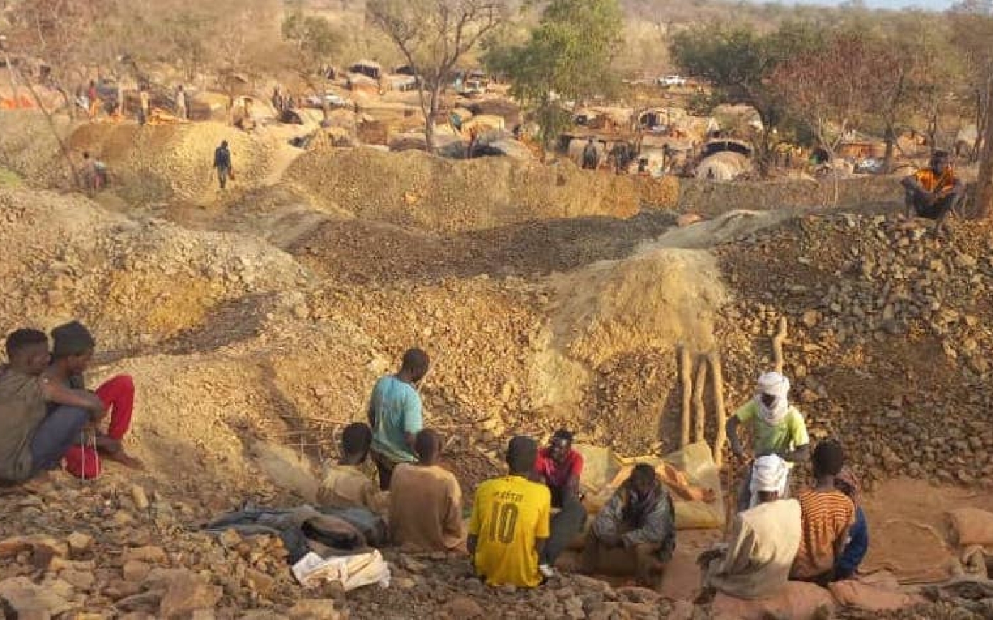 Mineurs d’or artisanaux dans la région d’Andaha en République centrafricaine (MEE)