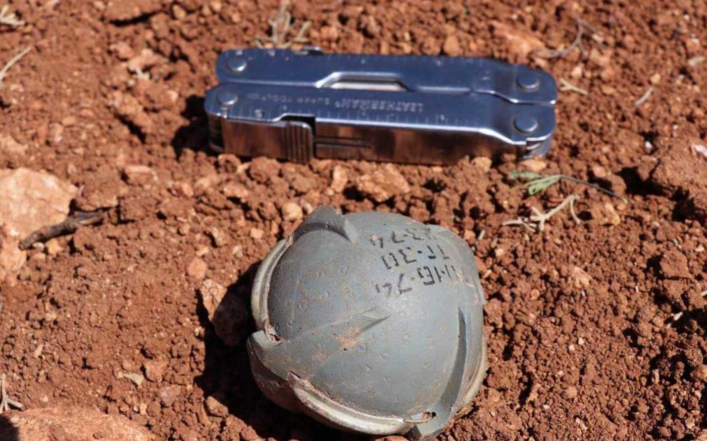 La Défense civile syrienne a déclaré avoir identifié onze types de bombes à sous-munitions utilisées par le gouvernement syrien et les forces russes (Défense civile syrienne)