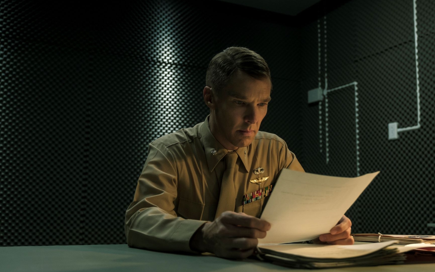 Benedict Cumberbatch incarne le procureur militaire Stuart Couch (STX Films)